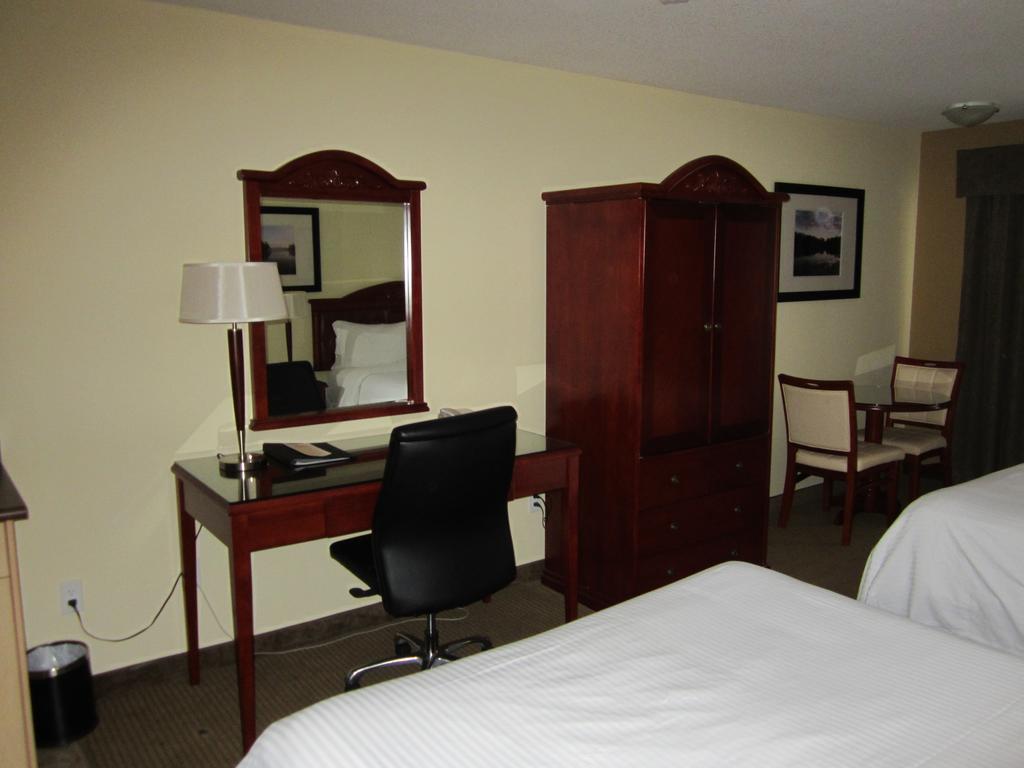 Trend Mountain Hotel & Conference Centre Tumbler Ridge Cameră foto